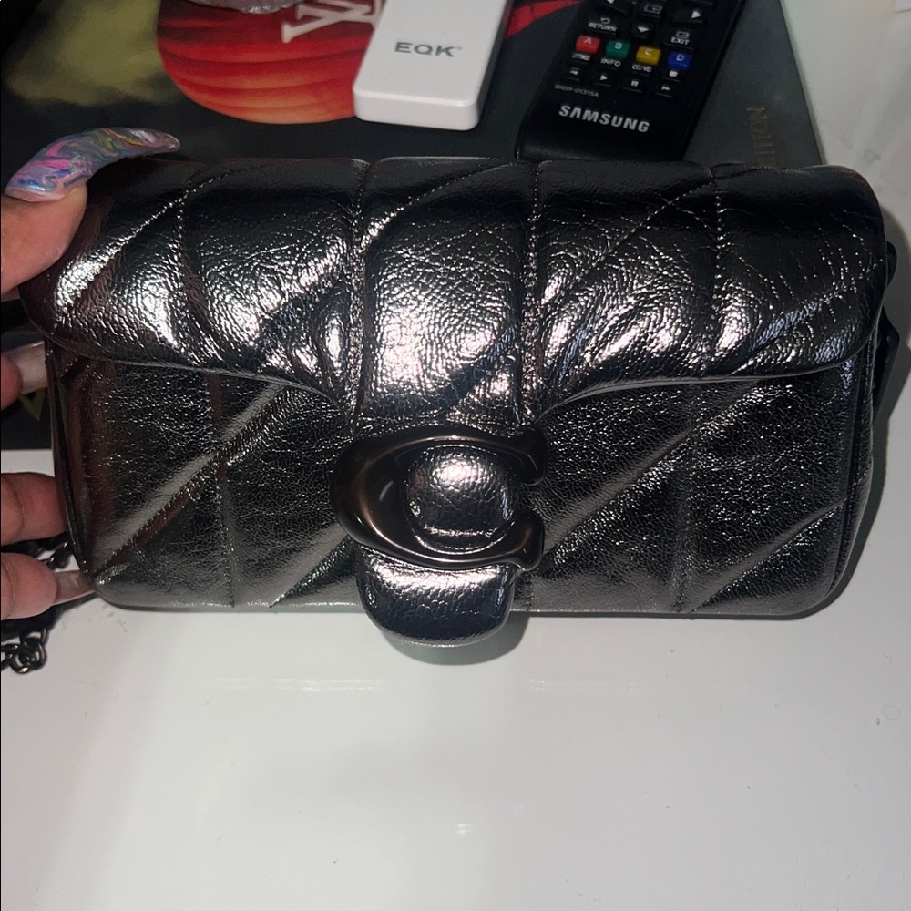 Coach metallic Tabby wristlet - Picture 4 of 12